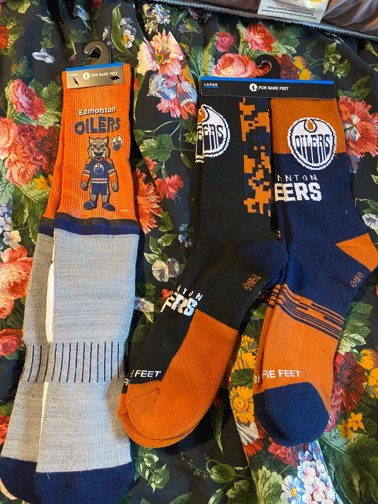Oilers socks new  photo 1