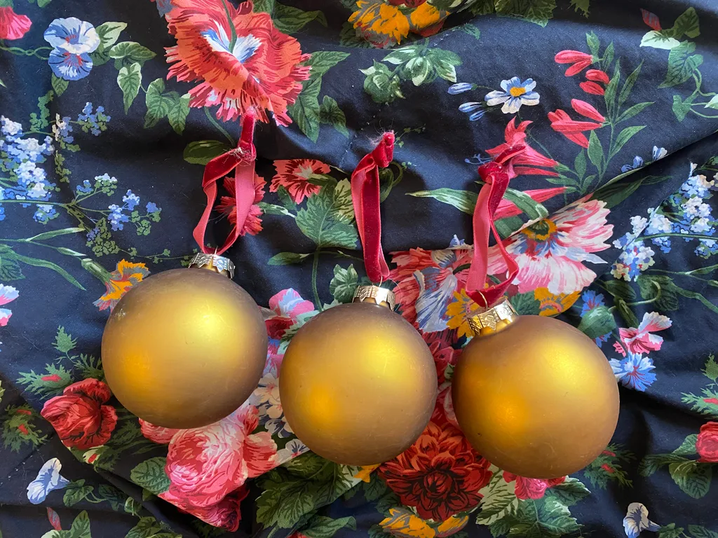 Glass gold matte bulbs  photo 1