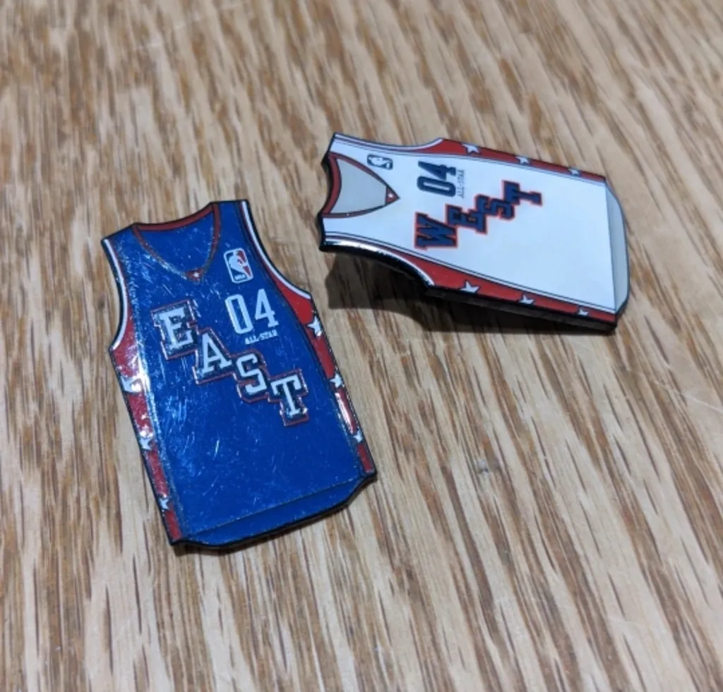 Vintage 2004 Enamel Pins NBA All Star Game photo 1