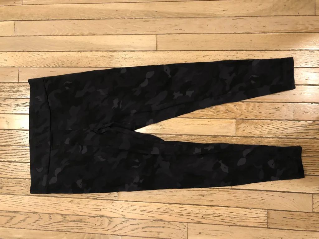 L yoga pants  photo 1