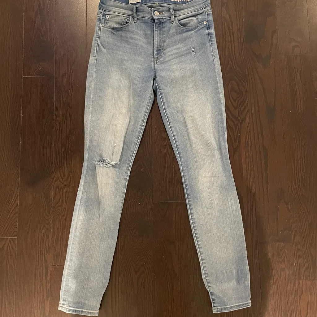 SOLD Gap True Skinny Women’s Jeans  photo 1