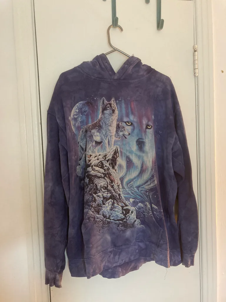 The Mountain Wolf Hoodie XL photo 1