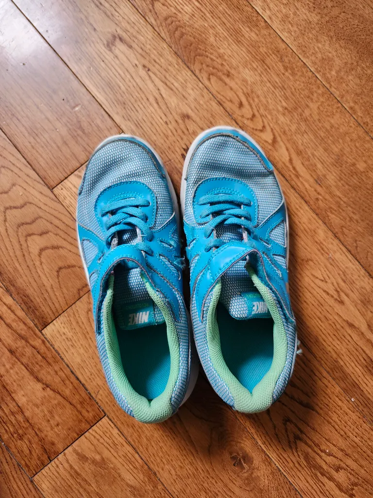 Nike running shoes - size 3 photo 1