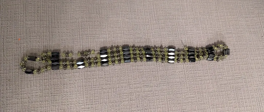 Black and Green Bead Magnetic Necklace photo 1