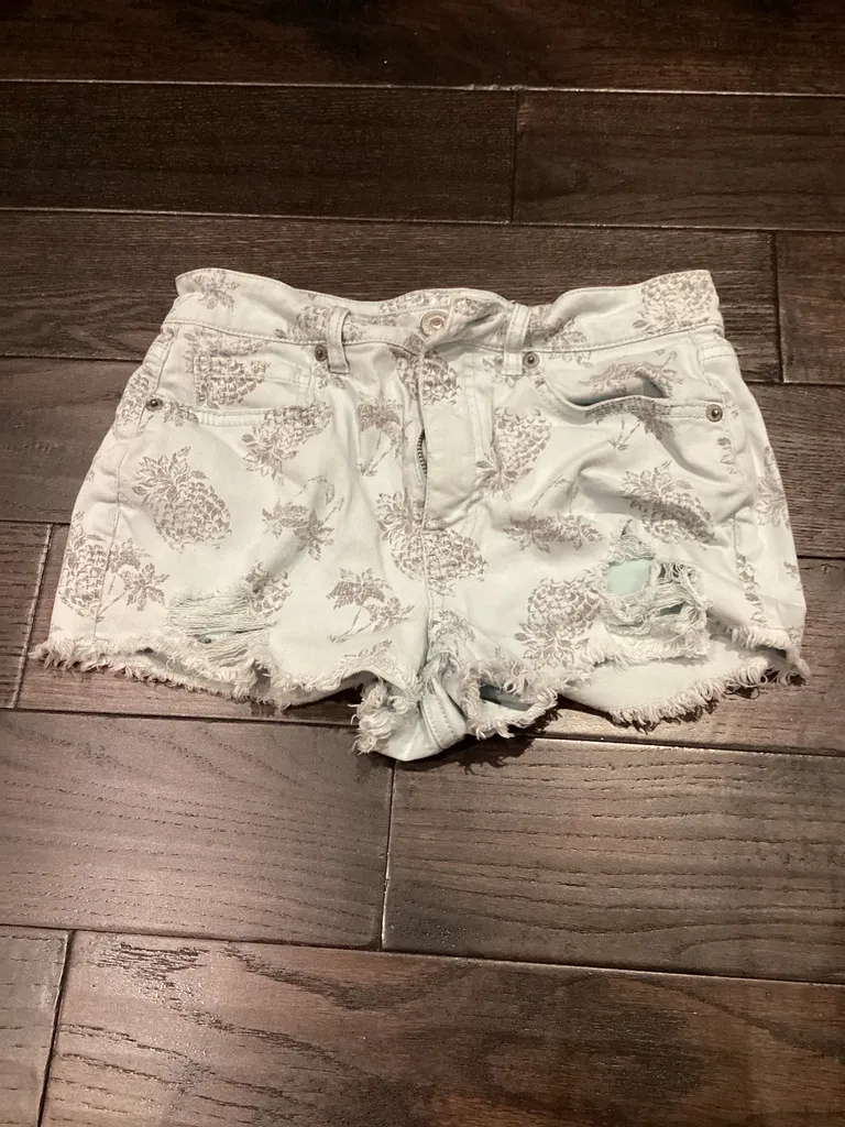 Pineapple shorts photo 1