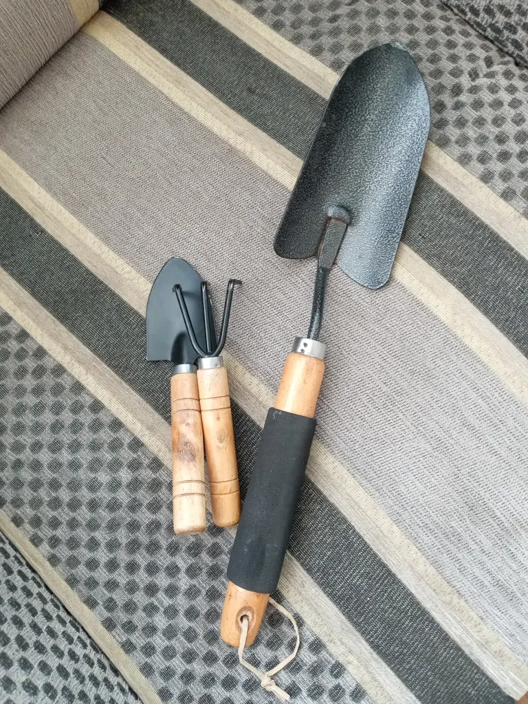 Mini garden tool and then reg one photo 1