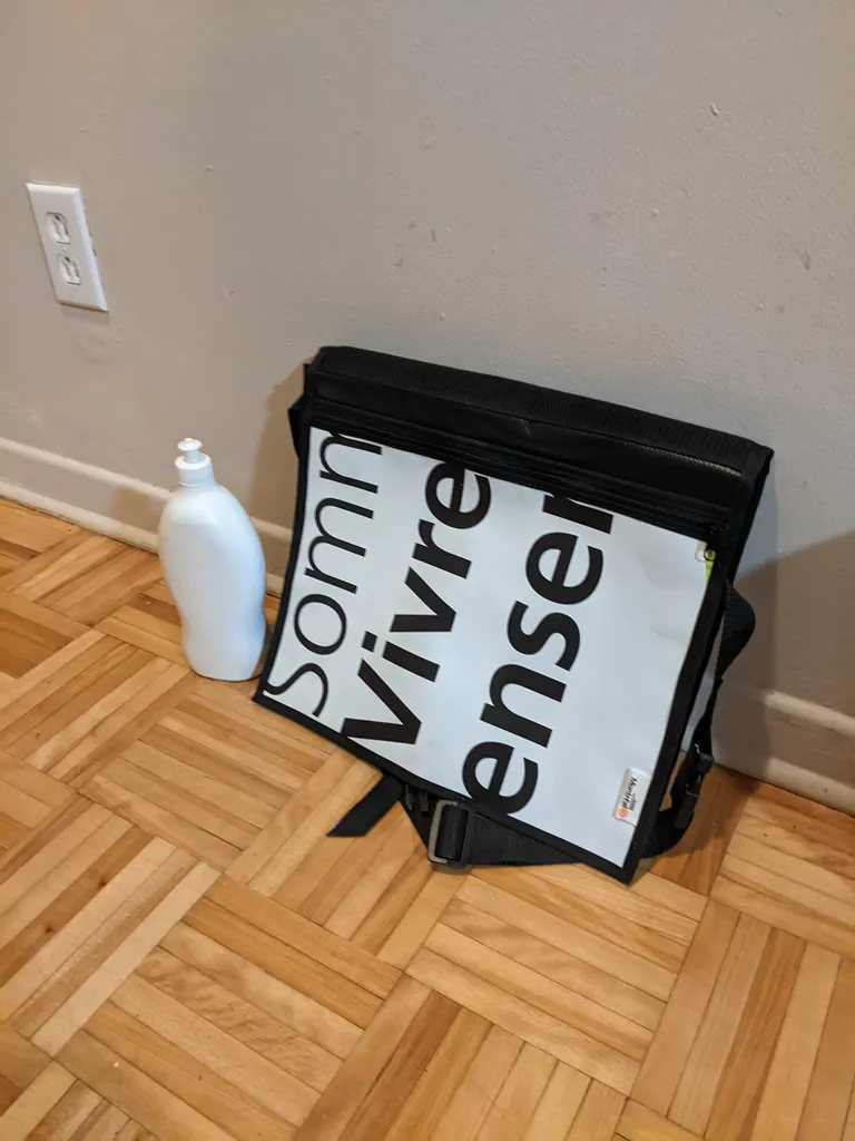 Messenger bag photo 1