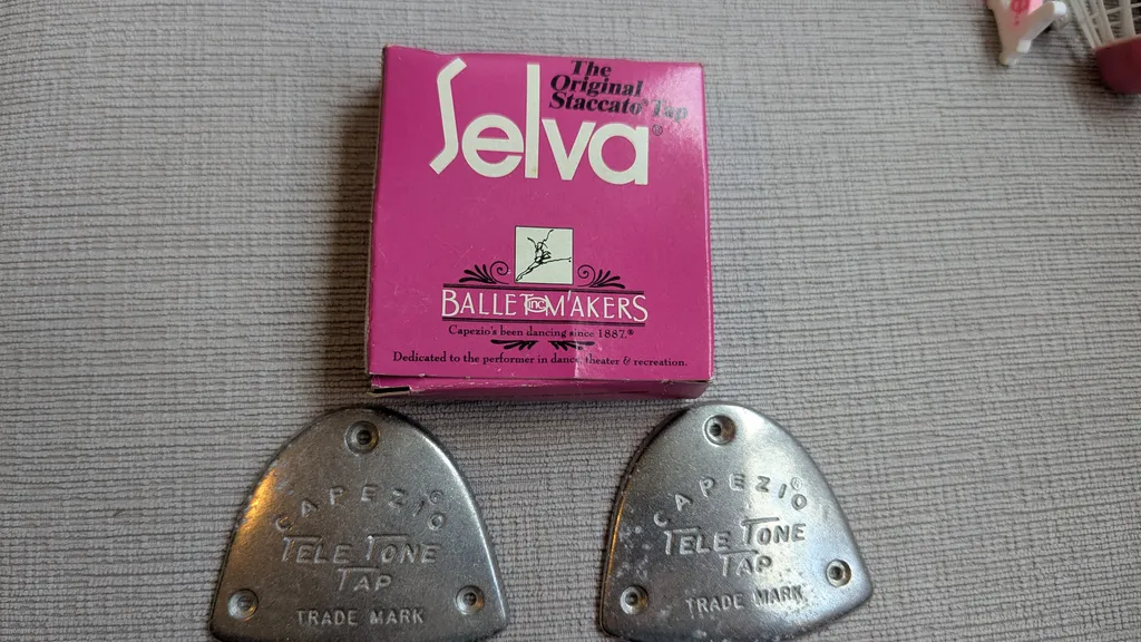 Capezio Tele Tone Tap Shoes w/ Selva Box  Selling a pair of Cape photo 1