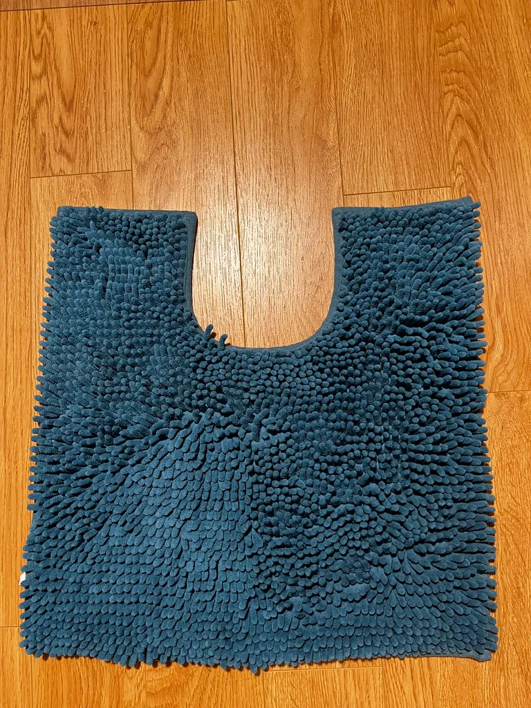 Chenille Toilet Rug photo 1