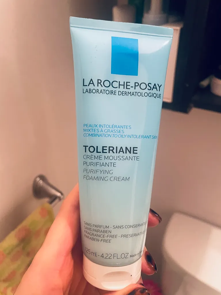 La Roche-Posay Toleriane facial cleanser  photo 1