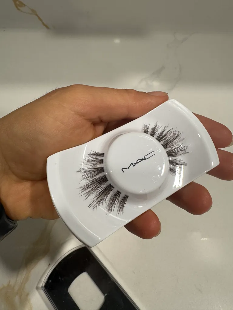 NEW MAC Lashes #35 photo 1