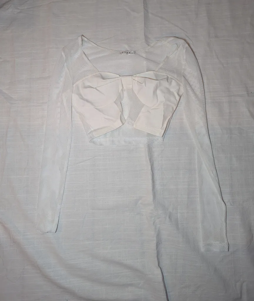 White mesh top photo 1