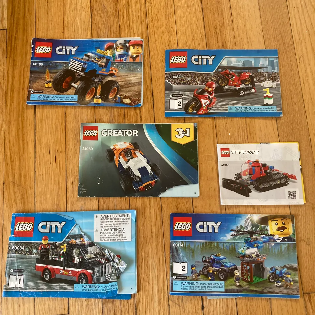 LEGO BUILD BOOKLETS photo 1
