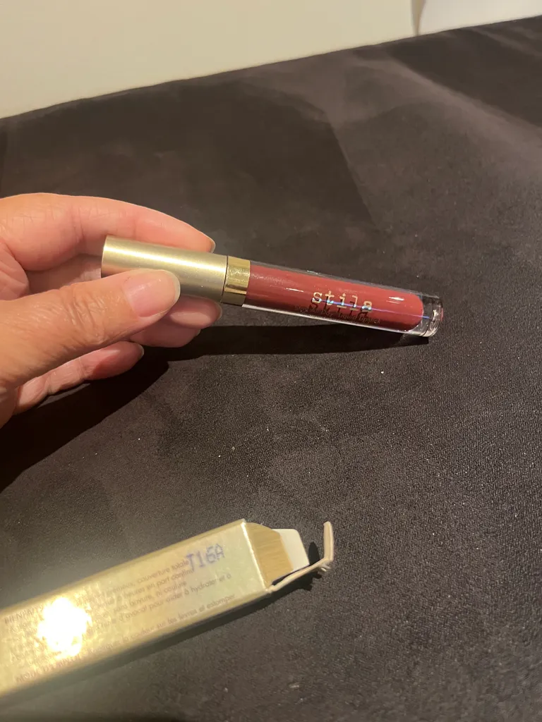 Still liquid lipstick photo 1