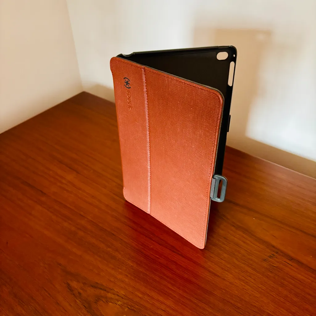 *New* Speck Case for iPad Mini 4th photo 1