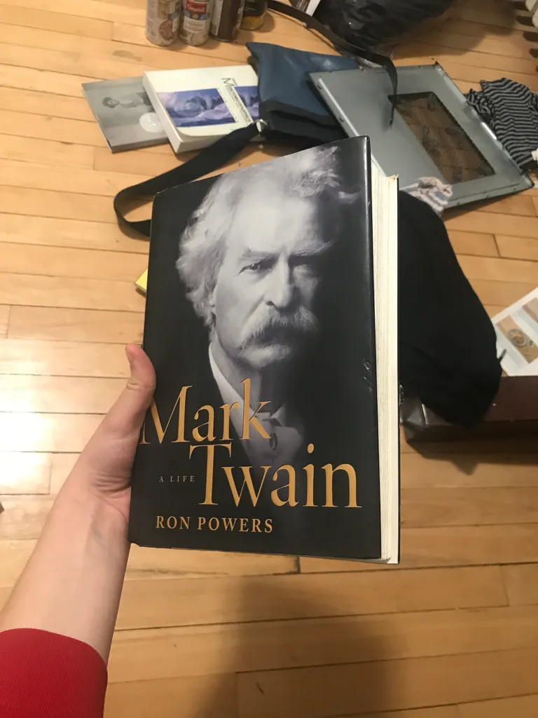 FREE biography of Mark Twain photo 1