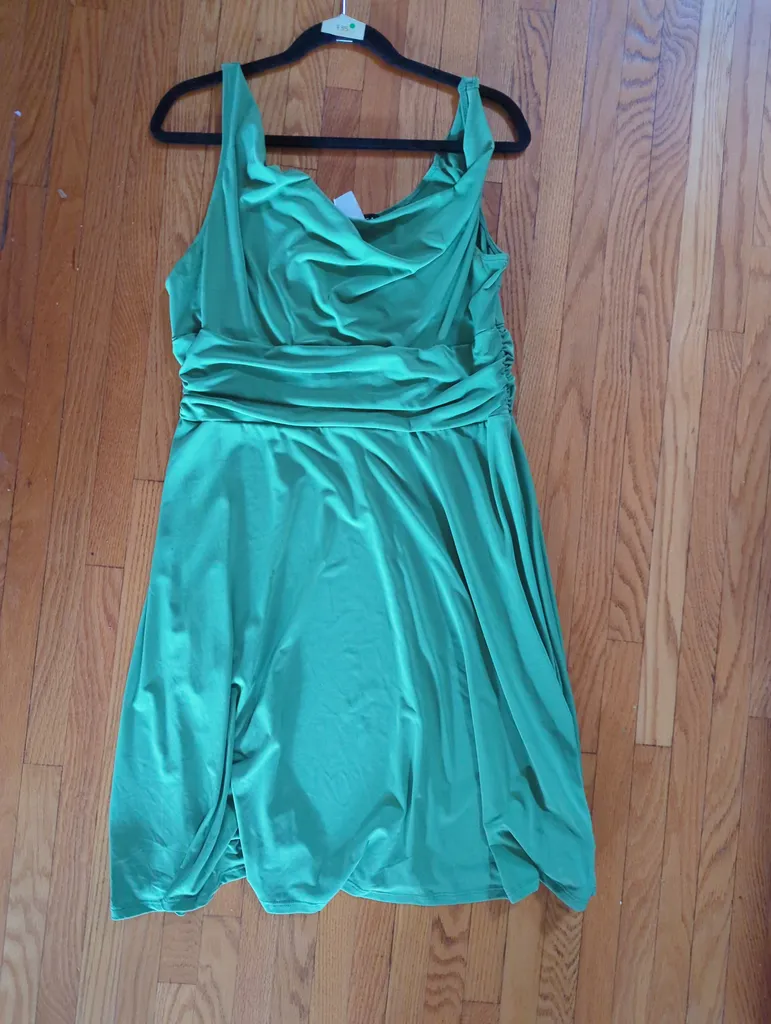 Green Dress photo 1