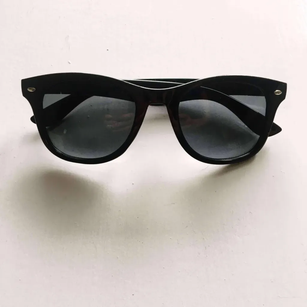 Unisex Plastic Sunglasses - Wayfarer Style photo 1