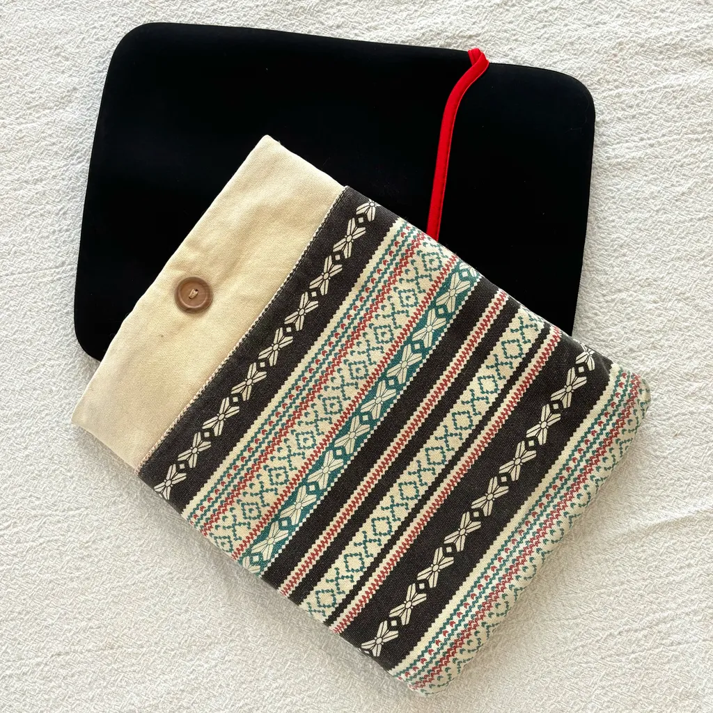 *FREE* Laptop/tablet Sleeves photo 1