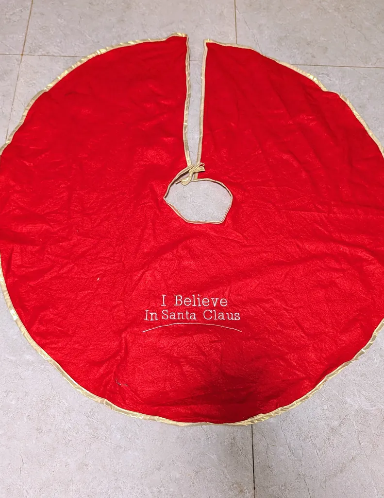 Red Christmas Tree Skirt - I Believe In Santa Claus photo 1