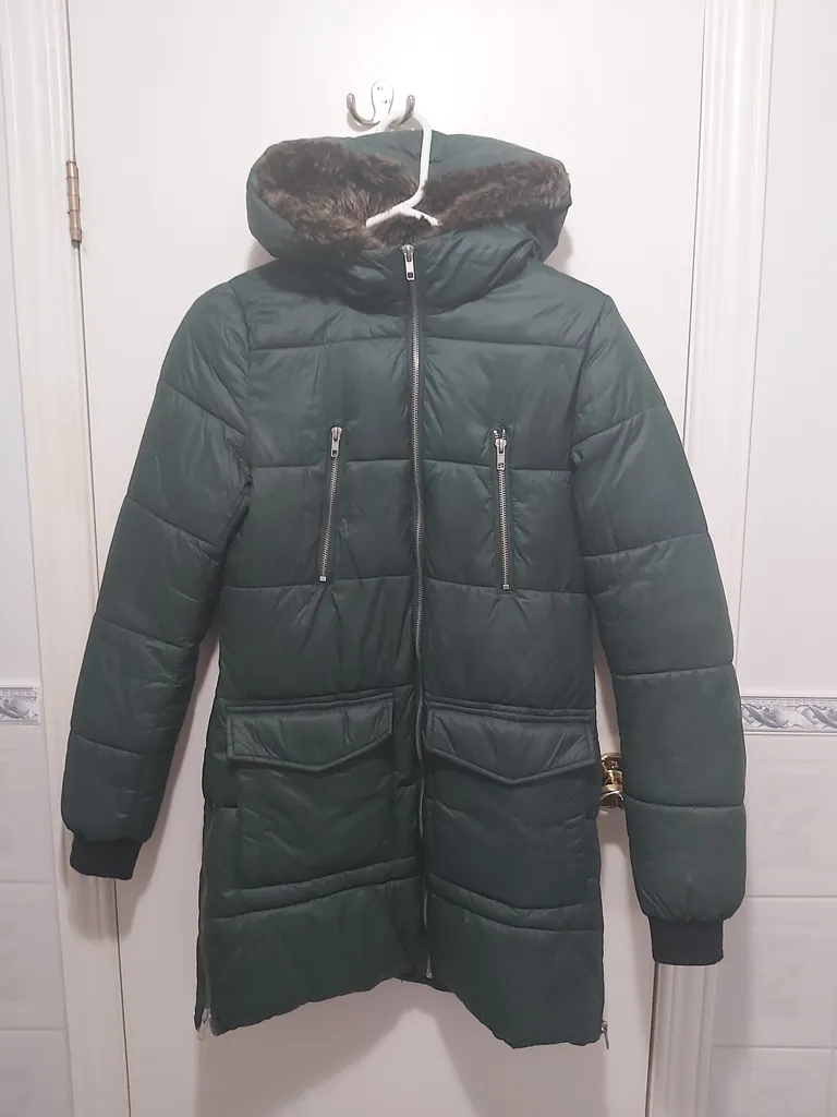 Dark green puffer coat photo 1