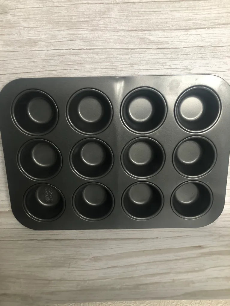 Chicago Metalic Muffin Pan  photo 1