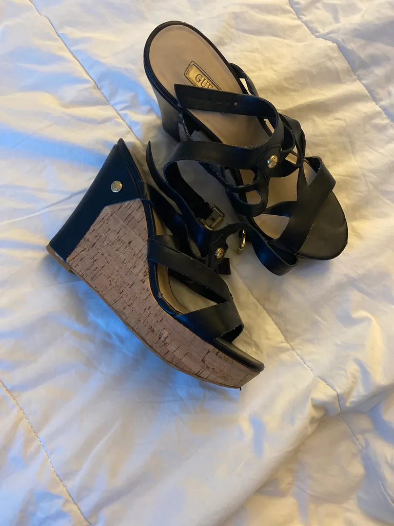 Guess cork heals  photo 1