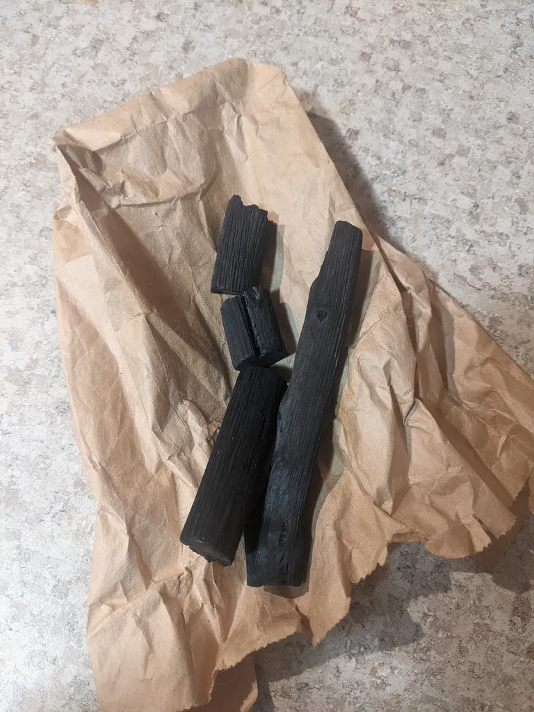 Charcoal sticks photo 1