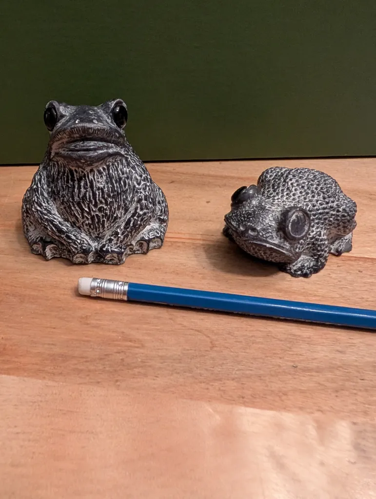 Petites sculptures en pierre a savons - Grenouilles photo 1