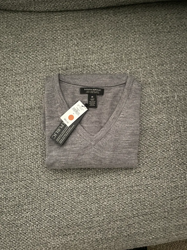 BNWT Men’s Merino Wool Sweater photo 1