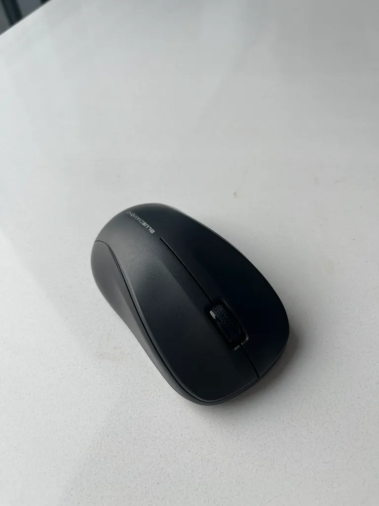 Small wireless mouse photo 1