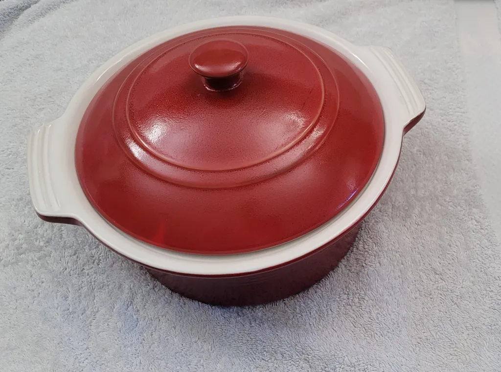 Dutch oven stoneware  photo 1