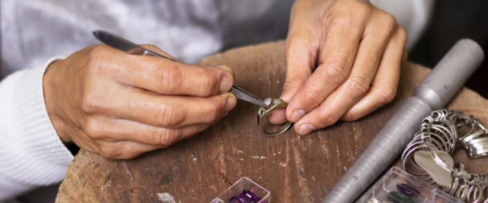 ISO Jeweller to make an earring photo 1