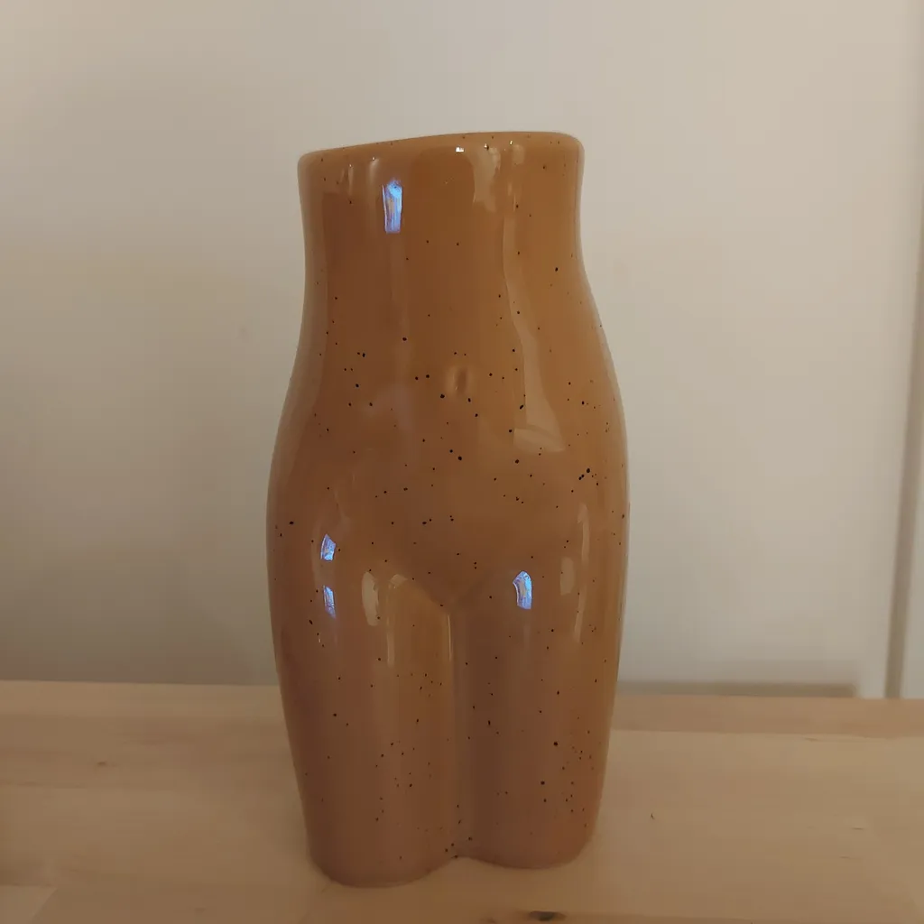 Decorative vase photo 1