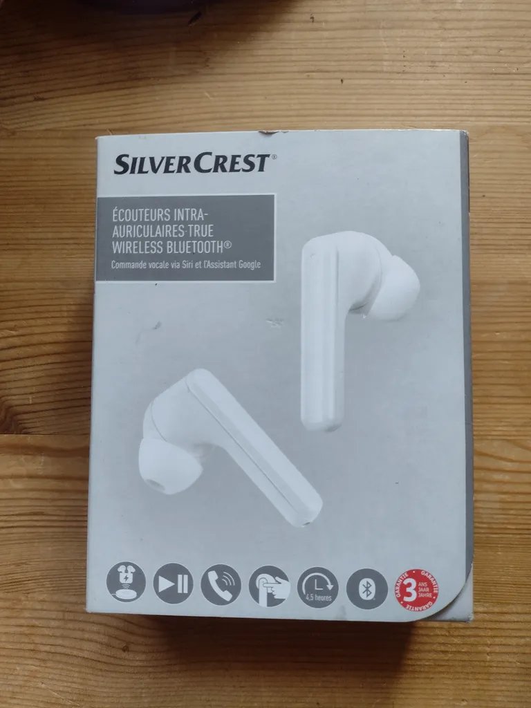 New - Silver crest ear pods photo 1