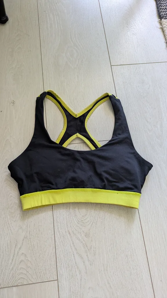 *FREE* 🆓 Sports Bra photo 1