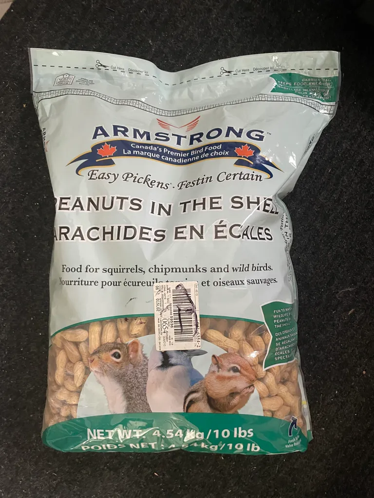 In-shell peanuts photo 1