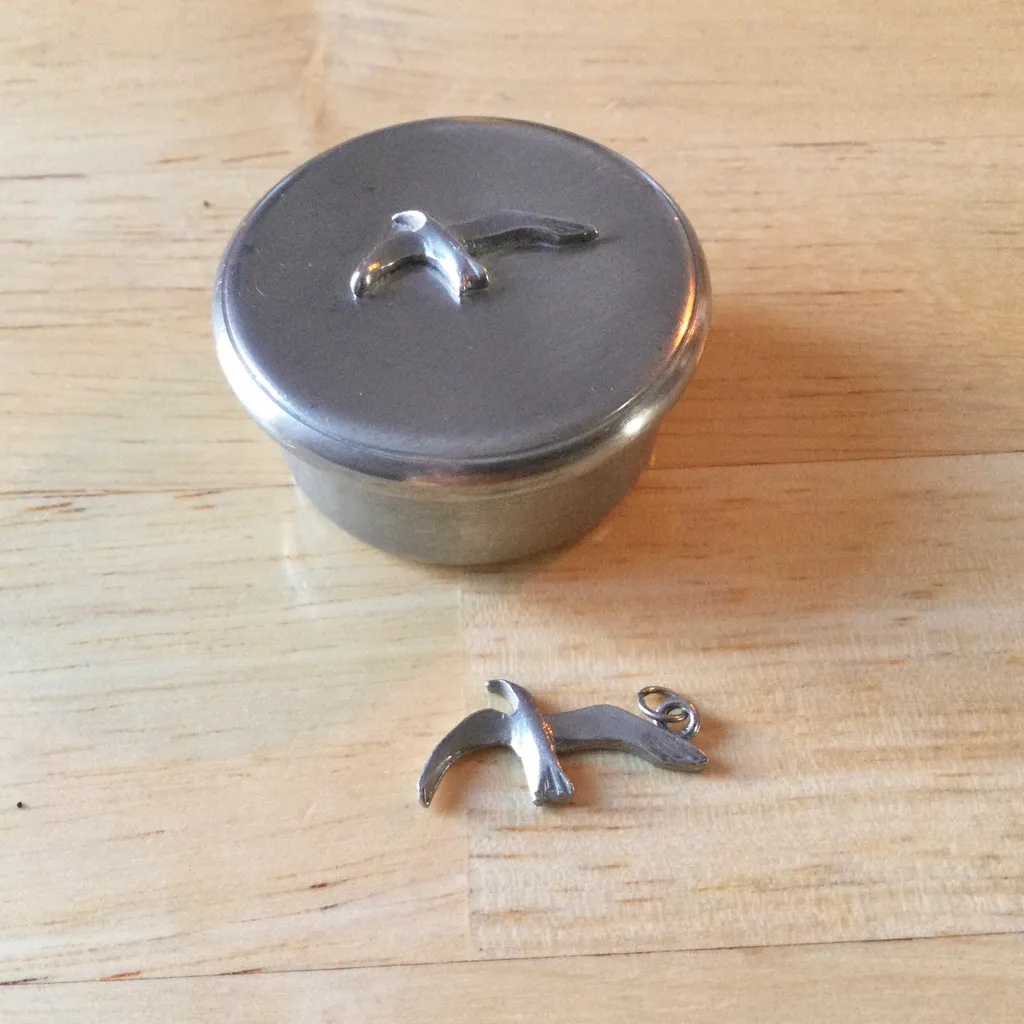 VintageFine Zinn Pewter Seagull Pendant & Box, by Seagull Canada photo 1