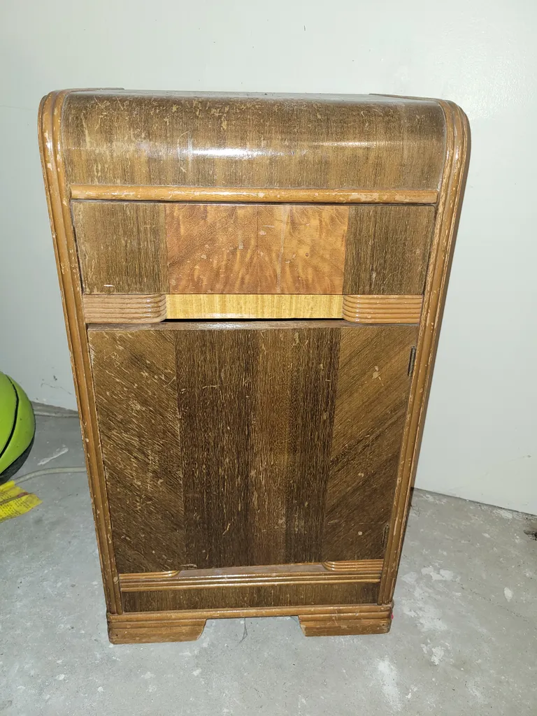 Furniture and baby shoes photo 1