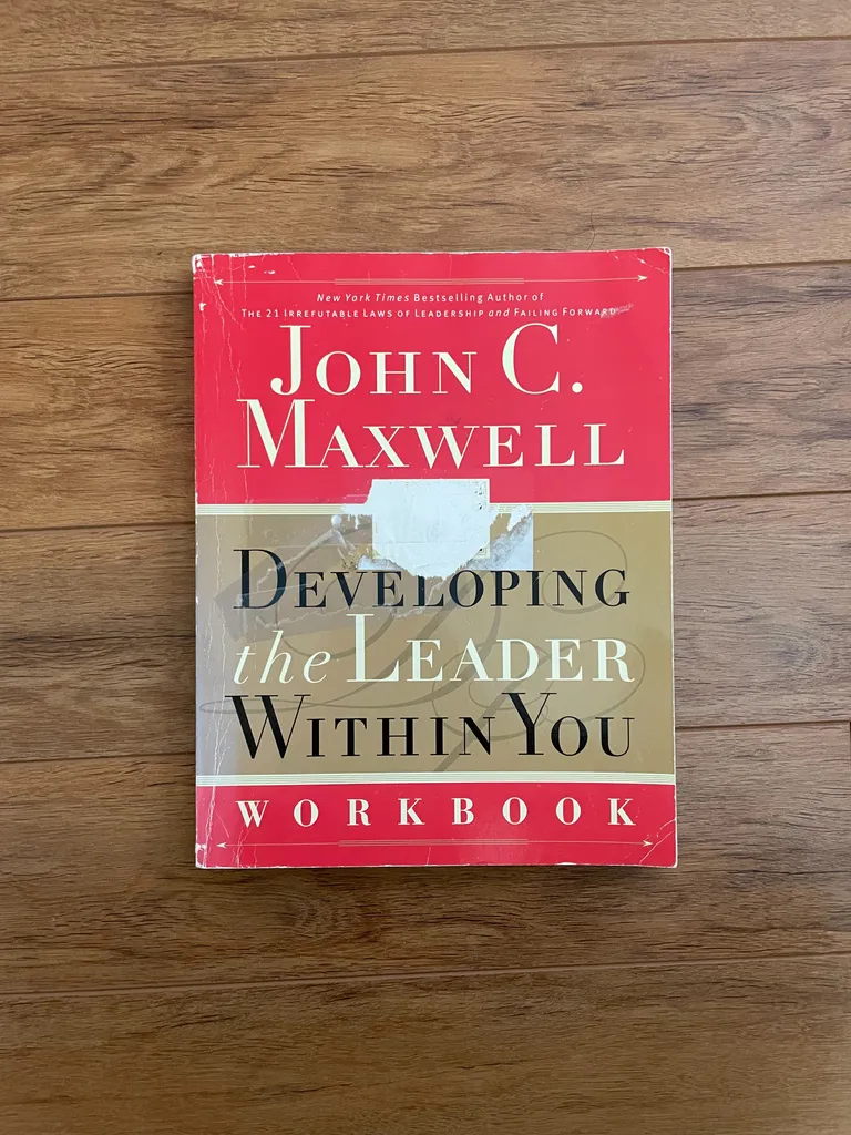 Developing the leader within you book  photo 1