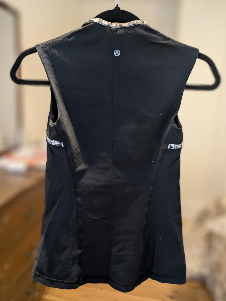Lululemon black athletic top size small photo 1