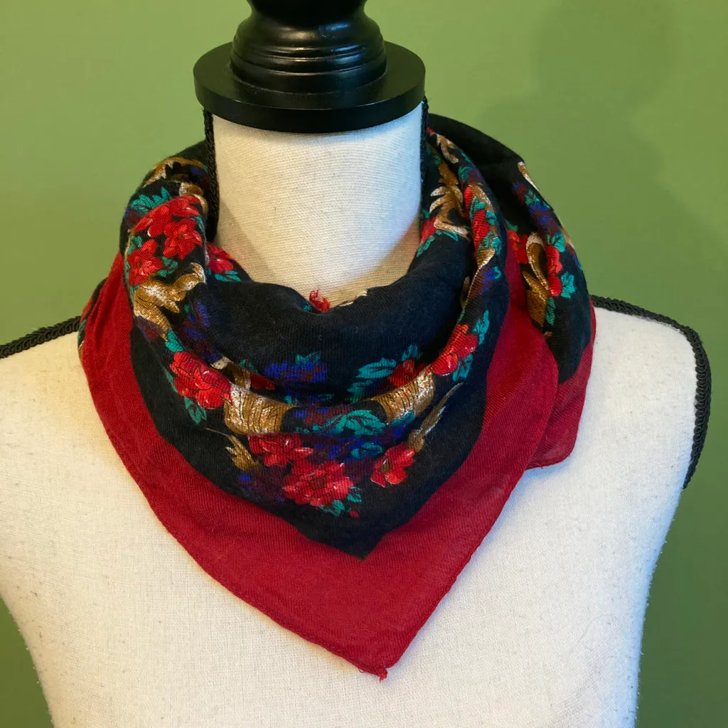 FLORAL SCARF  photo 1