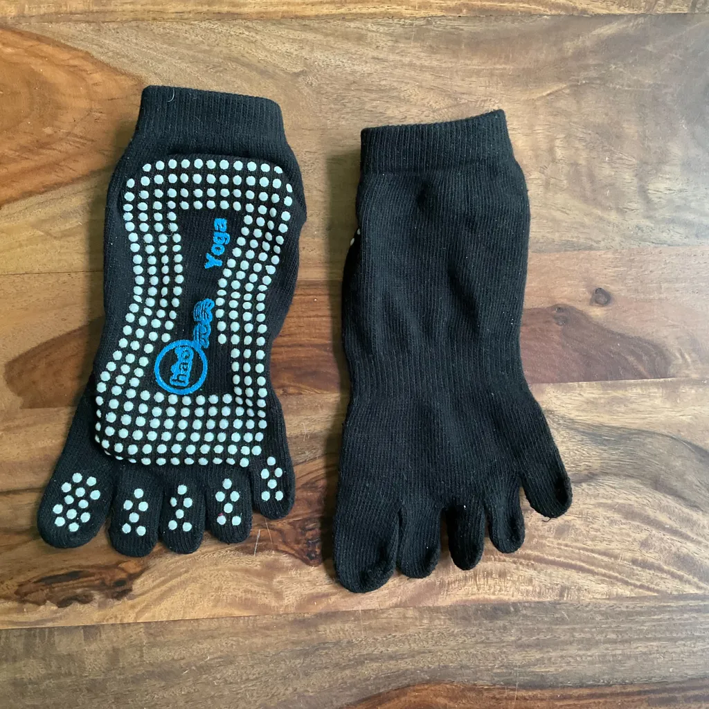 Yoga socks (new) photo 1