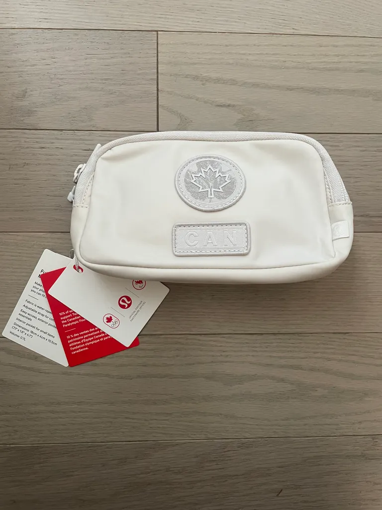 BNWT lululemon belt bag photo 1