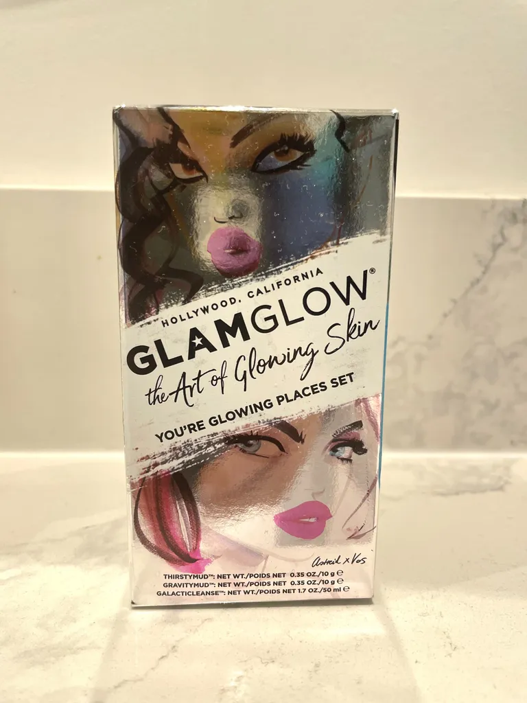 Glam Glow mask and cleanser set photo 1
