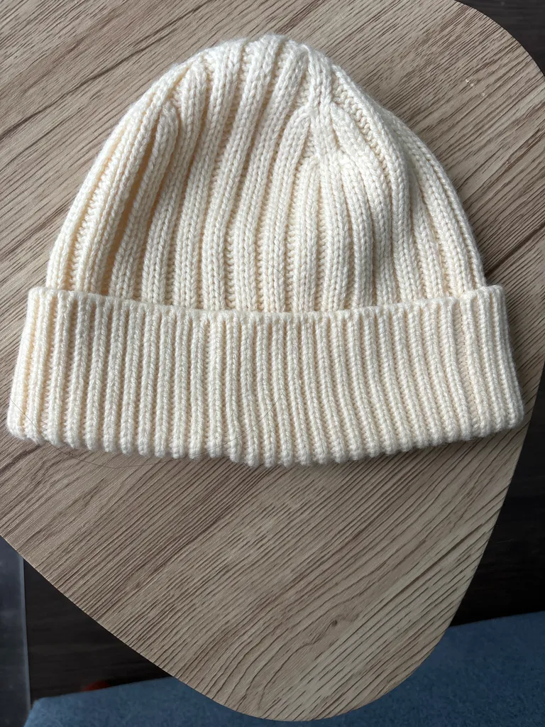 Uniqlo tuque Small photo 1