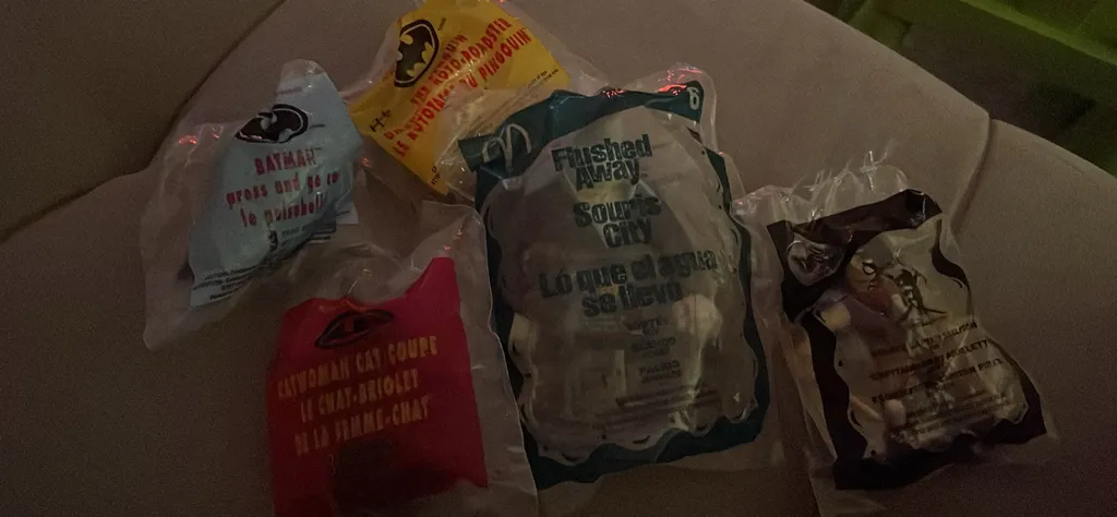 🎁Vintage McDonald’s toys. 1991 Batman, 2006 flushed away photo 1