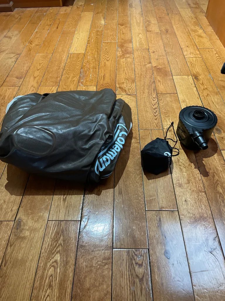 Twin air mattress  photo 1