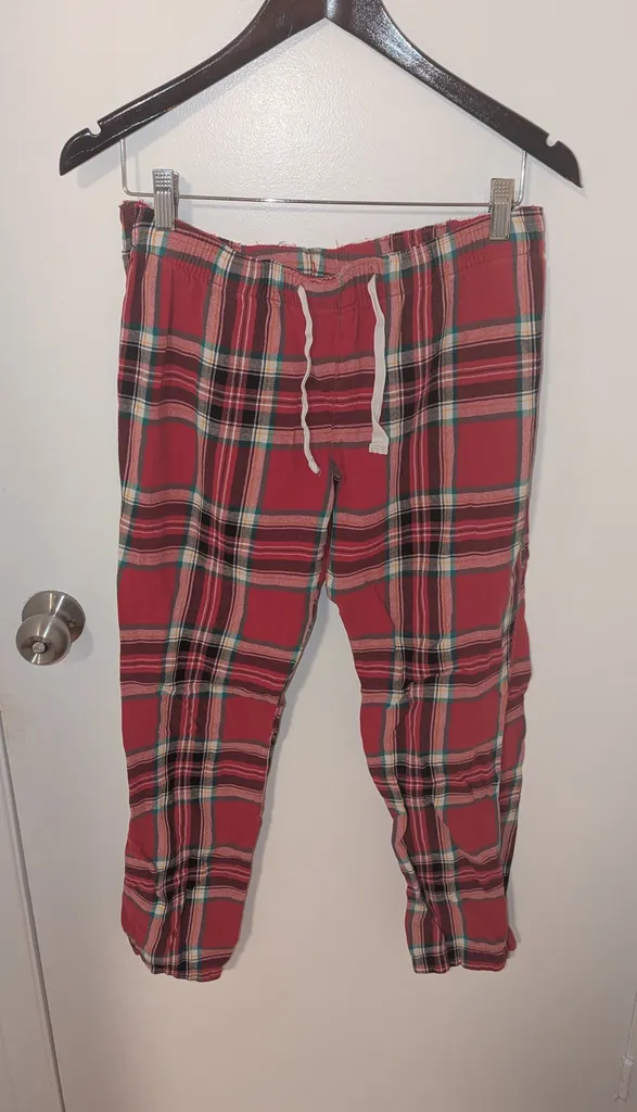 Women's Medium Red Plaid Pajama Pants photo 1