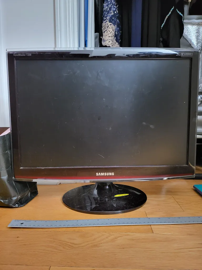 18” monitor photo 1